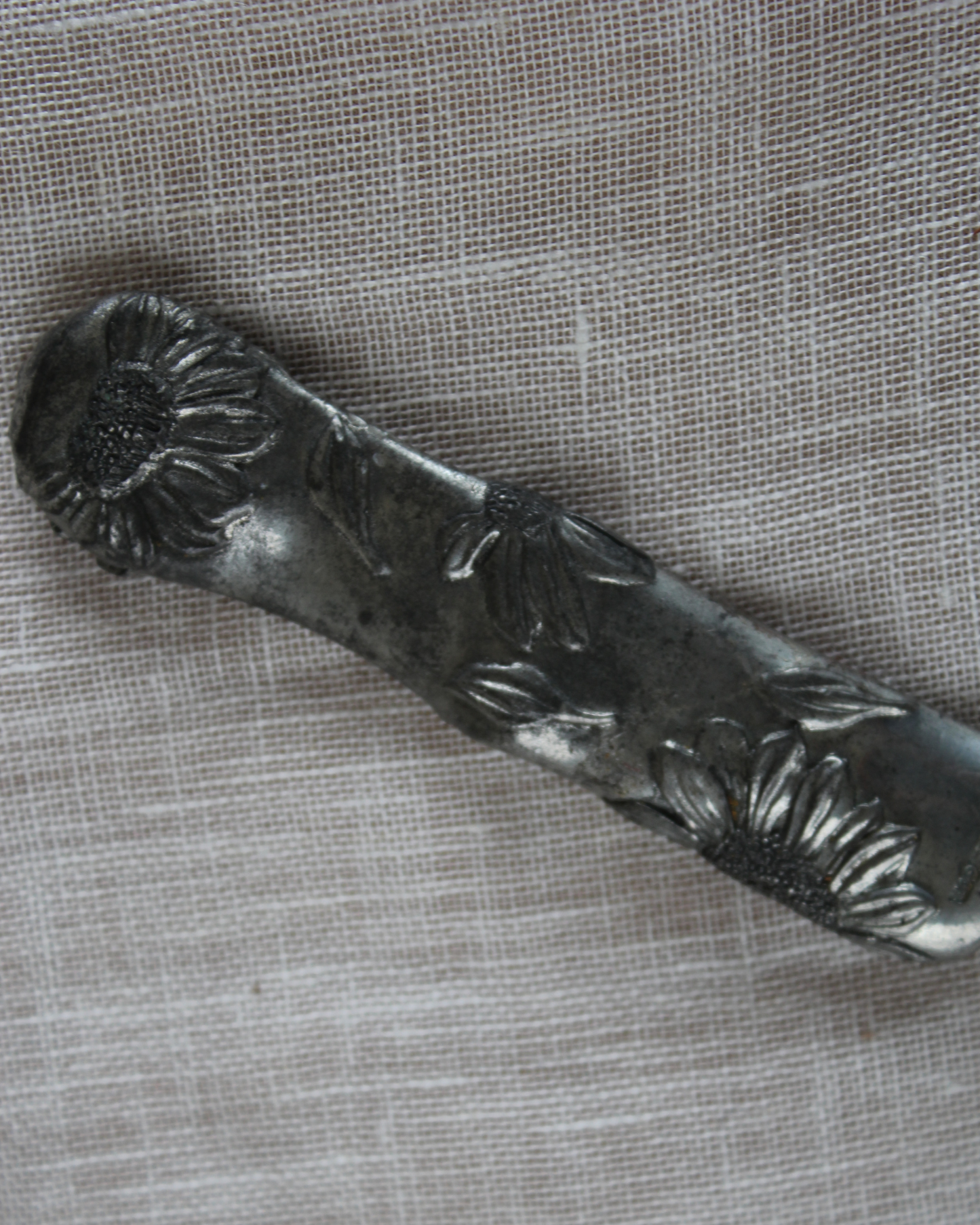 Vintage Daisy Cheese Knife