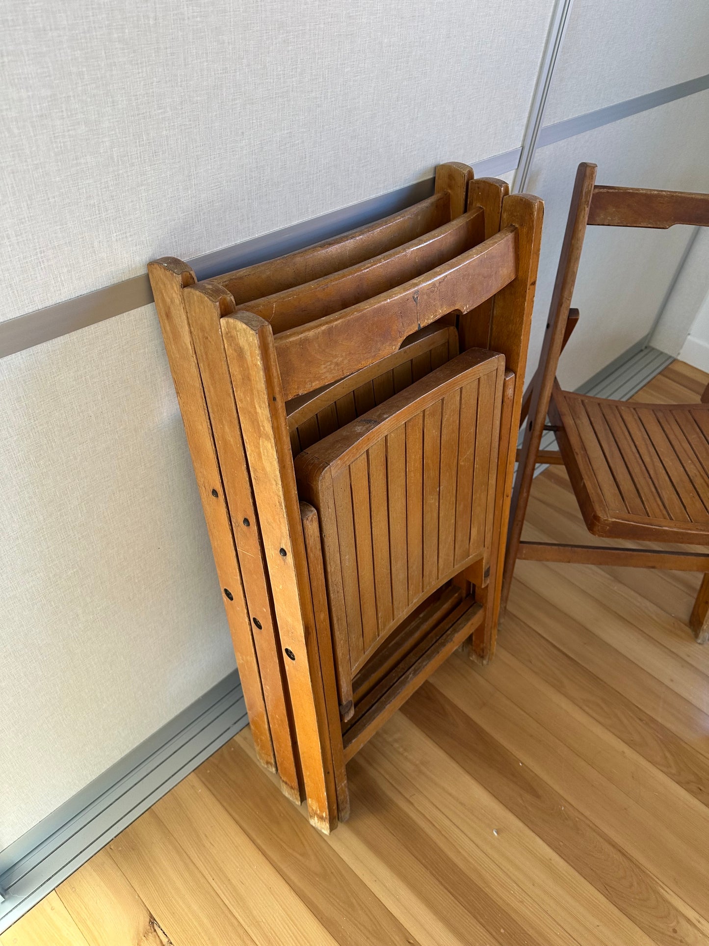 Slatted Folding Wooden Chairs / Set of 5