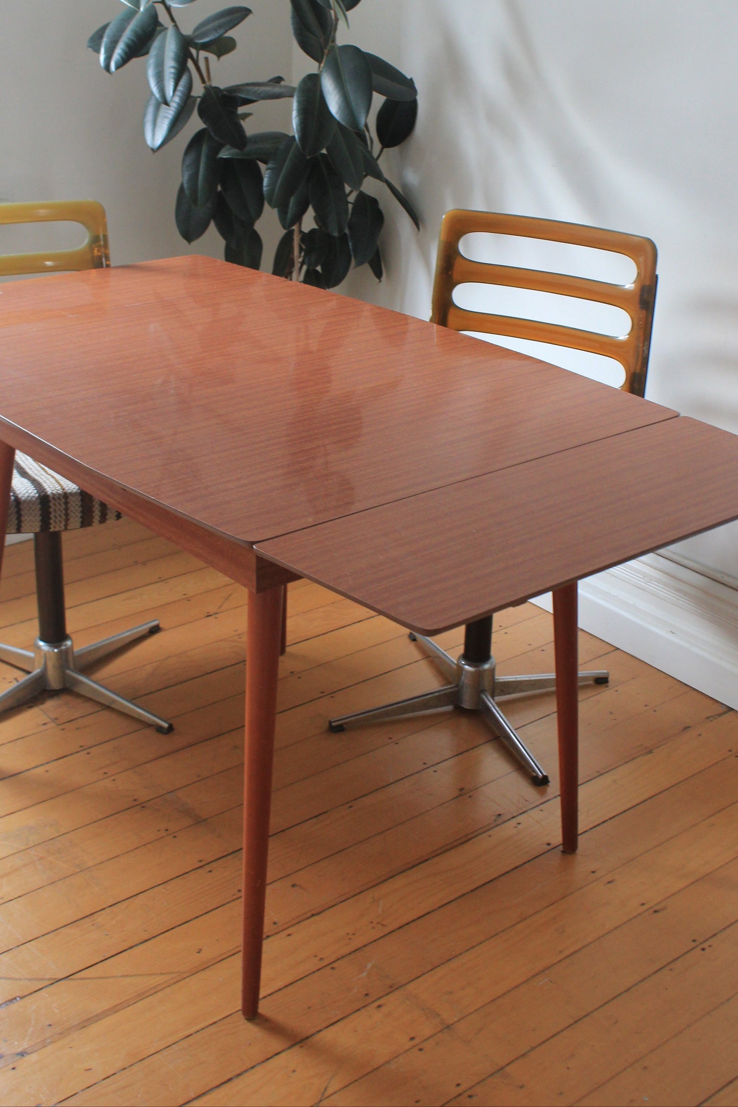Formica Extendable Table