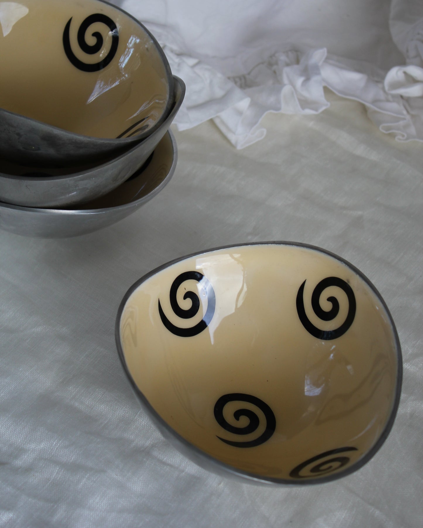 Set of 4 Swirl Serving Bowls