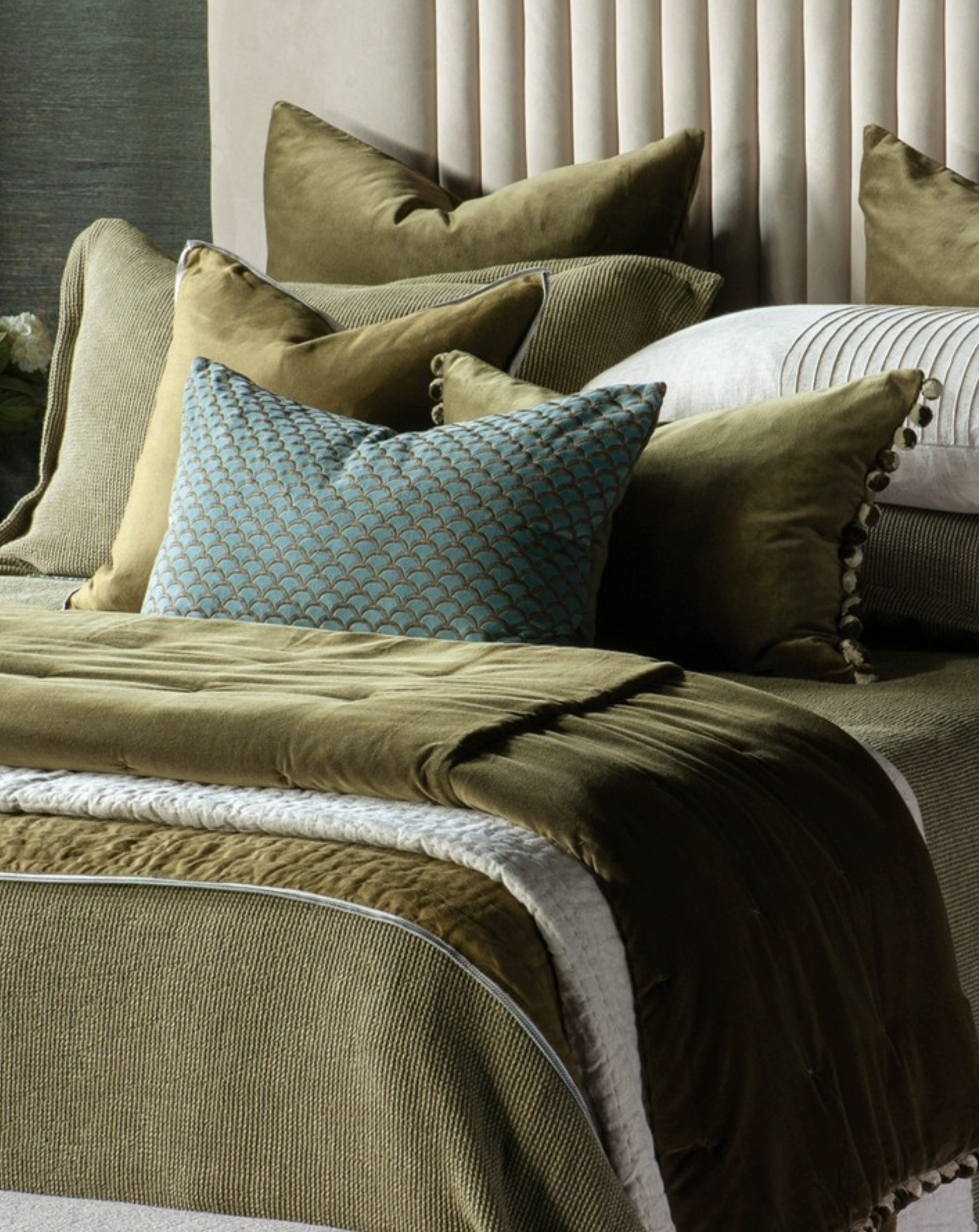 Bianca Lorenne Cerchio Comforter & Cushion Cover