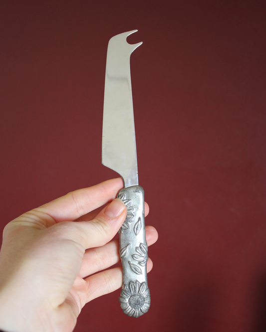 Vintage Daisy Cheese Knife