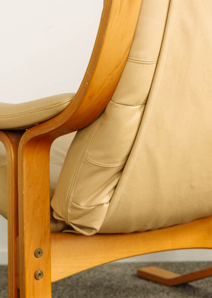 Pair of Leather Siesta Style Lounge Chairs