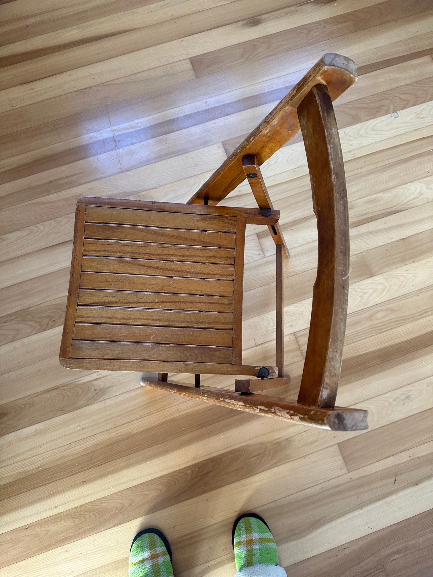 Slatted Folding Wooden Chairs / Set of 5