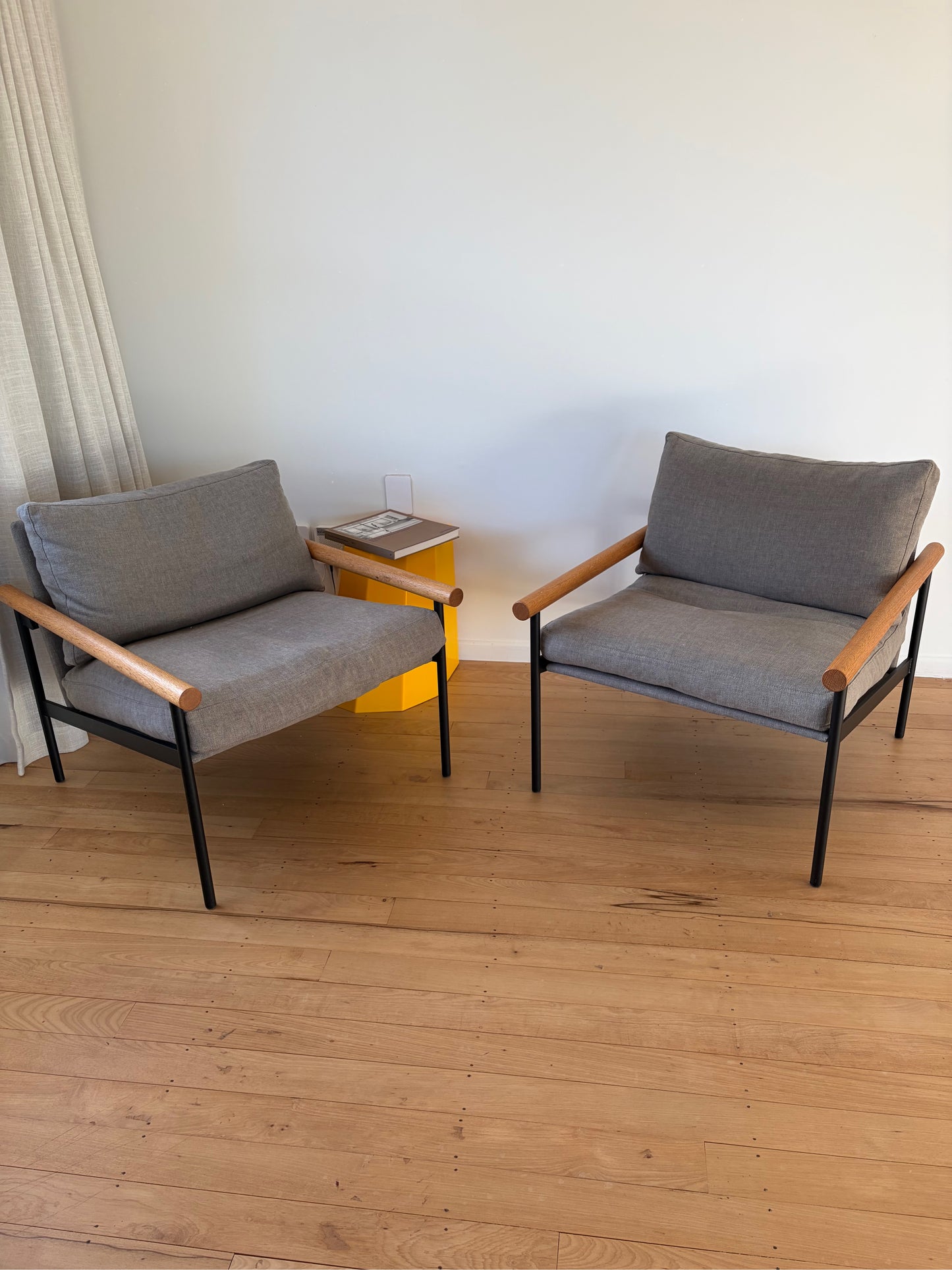 Simon James / Parallel Chair