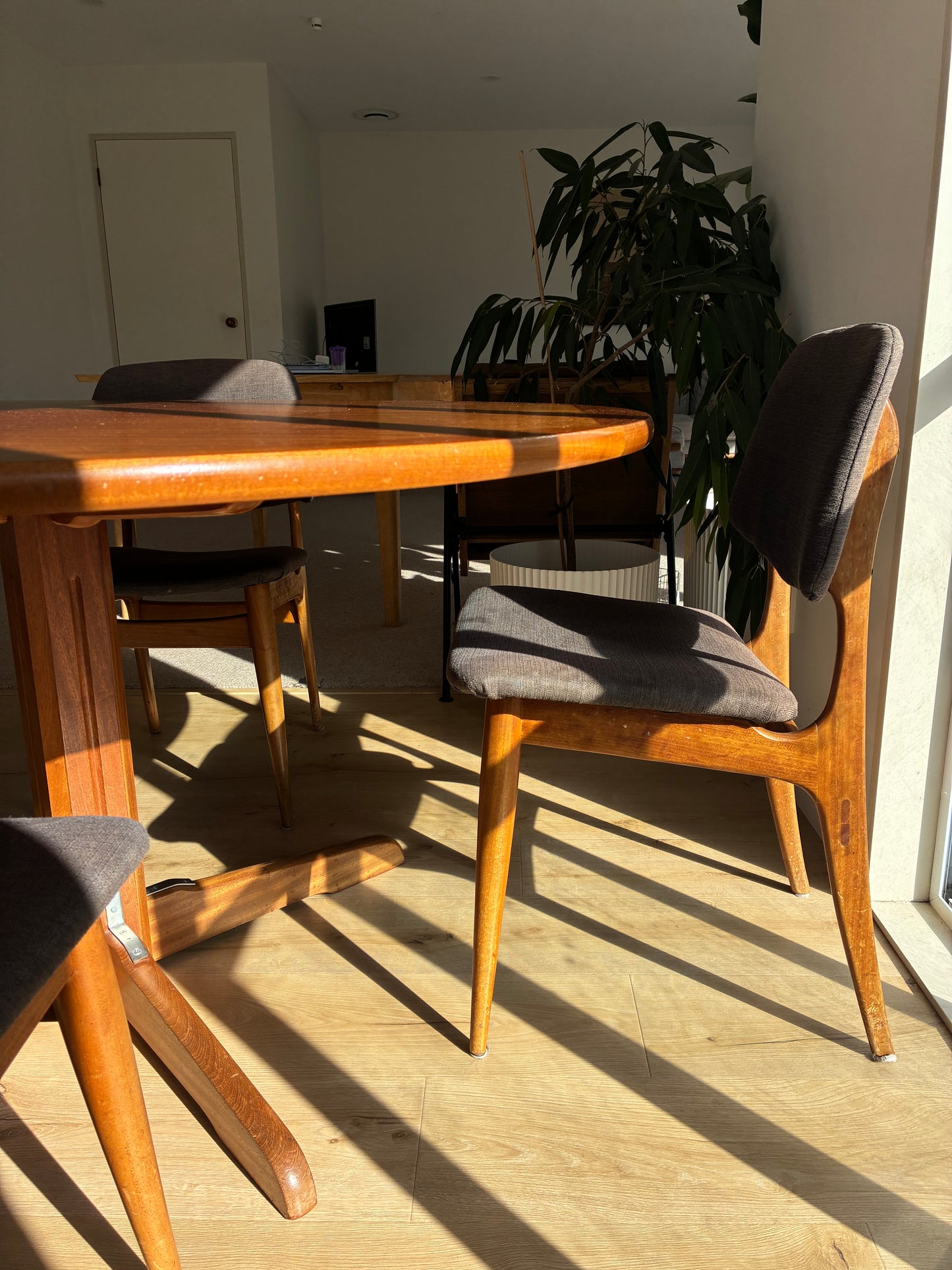 Otto Larsen Da Nina Table