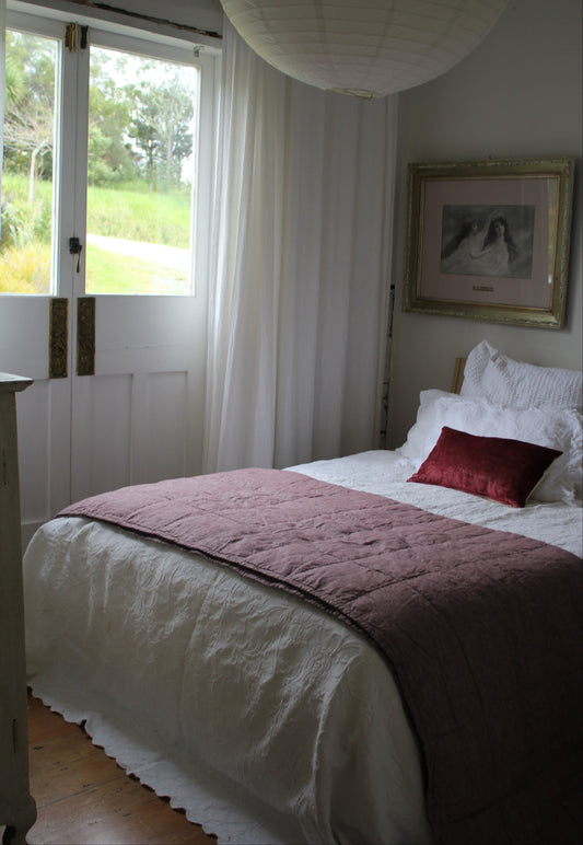 Society of Wanderers Linen Quilt Mauve / King