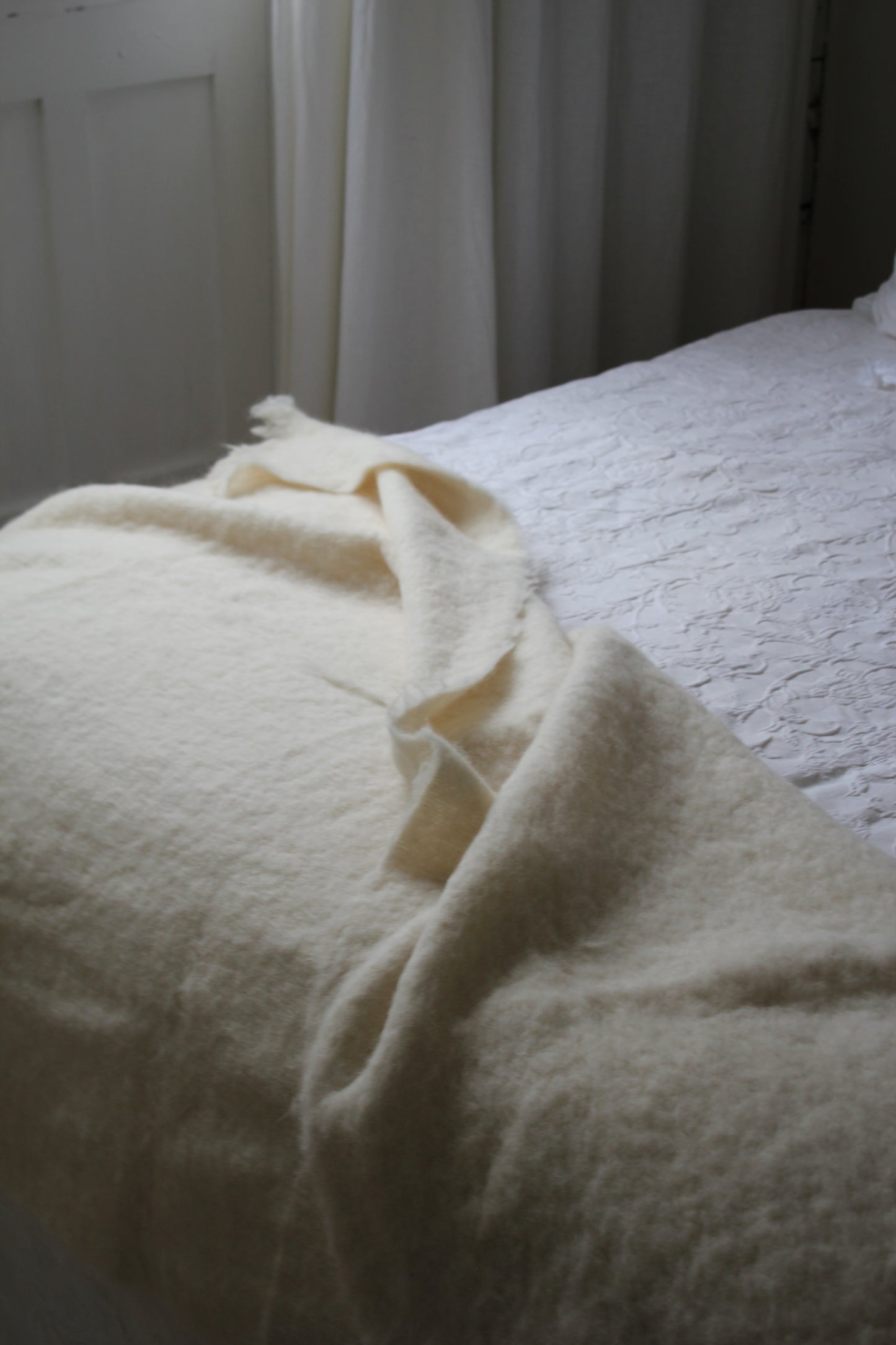 Windermere Mohair Throw / Dove