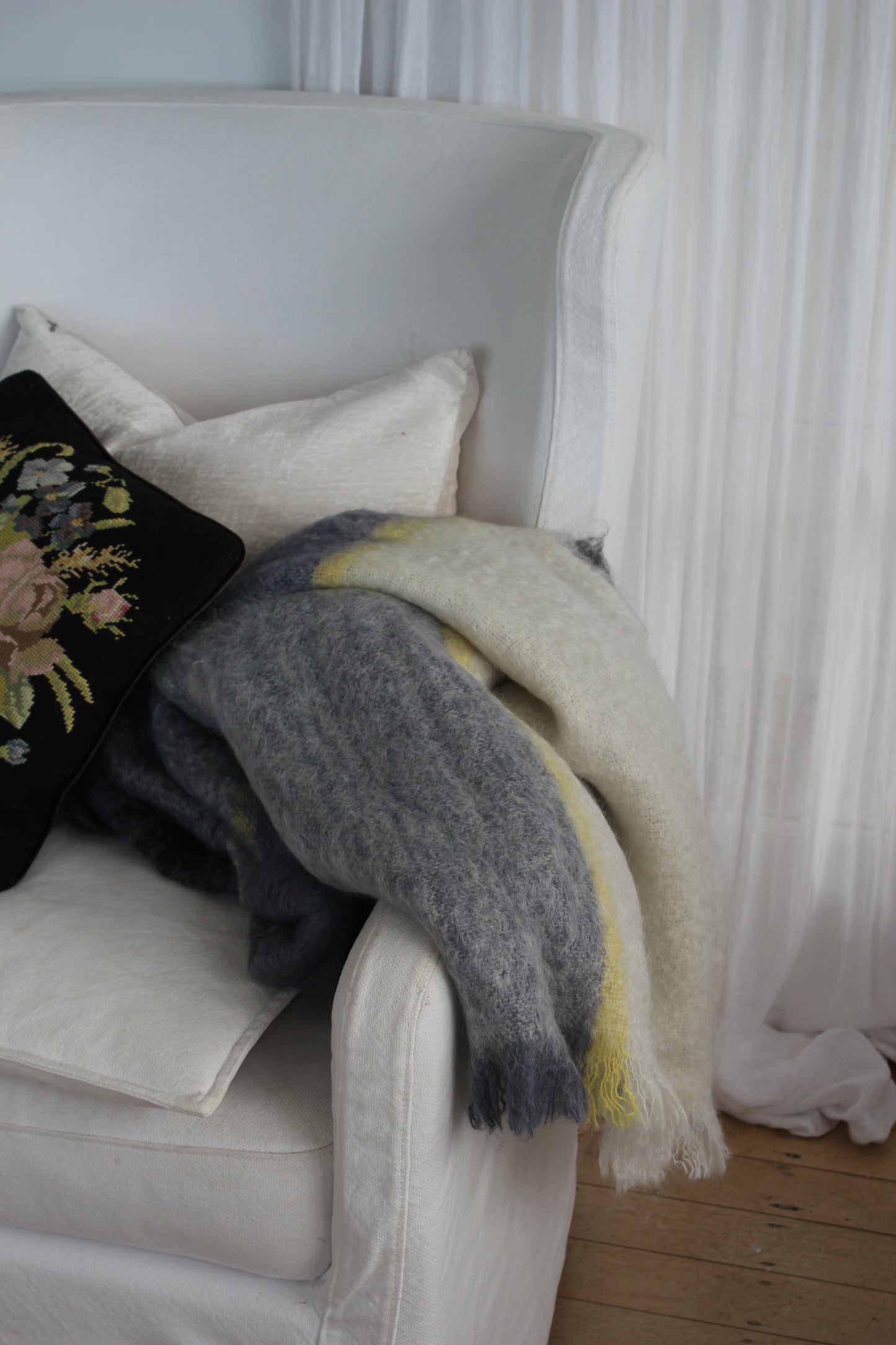 Windermere Mohair Throw / Arctic