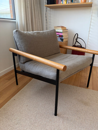 Simon James / Parallel Chair