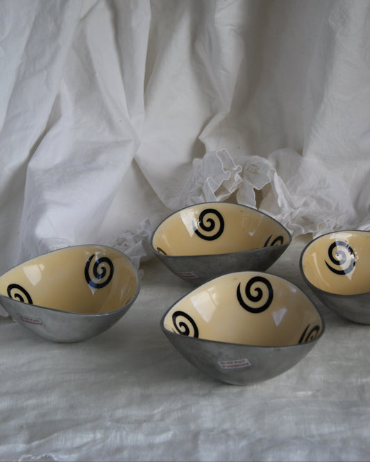 Set of 4 Swirl Serving Bowls