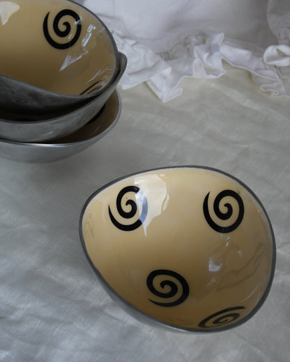Set of 4 Swirl Serving Bowls