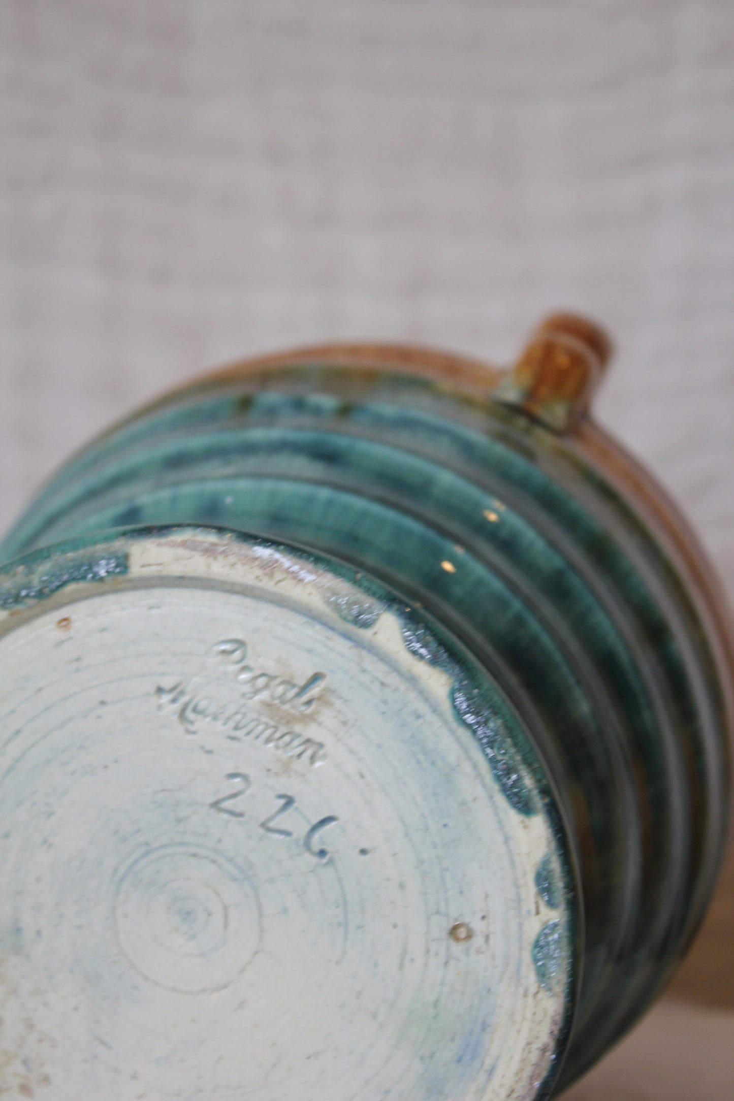 Mashman Fluted Vase / Green & Tan