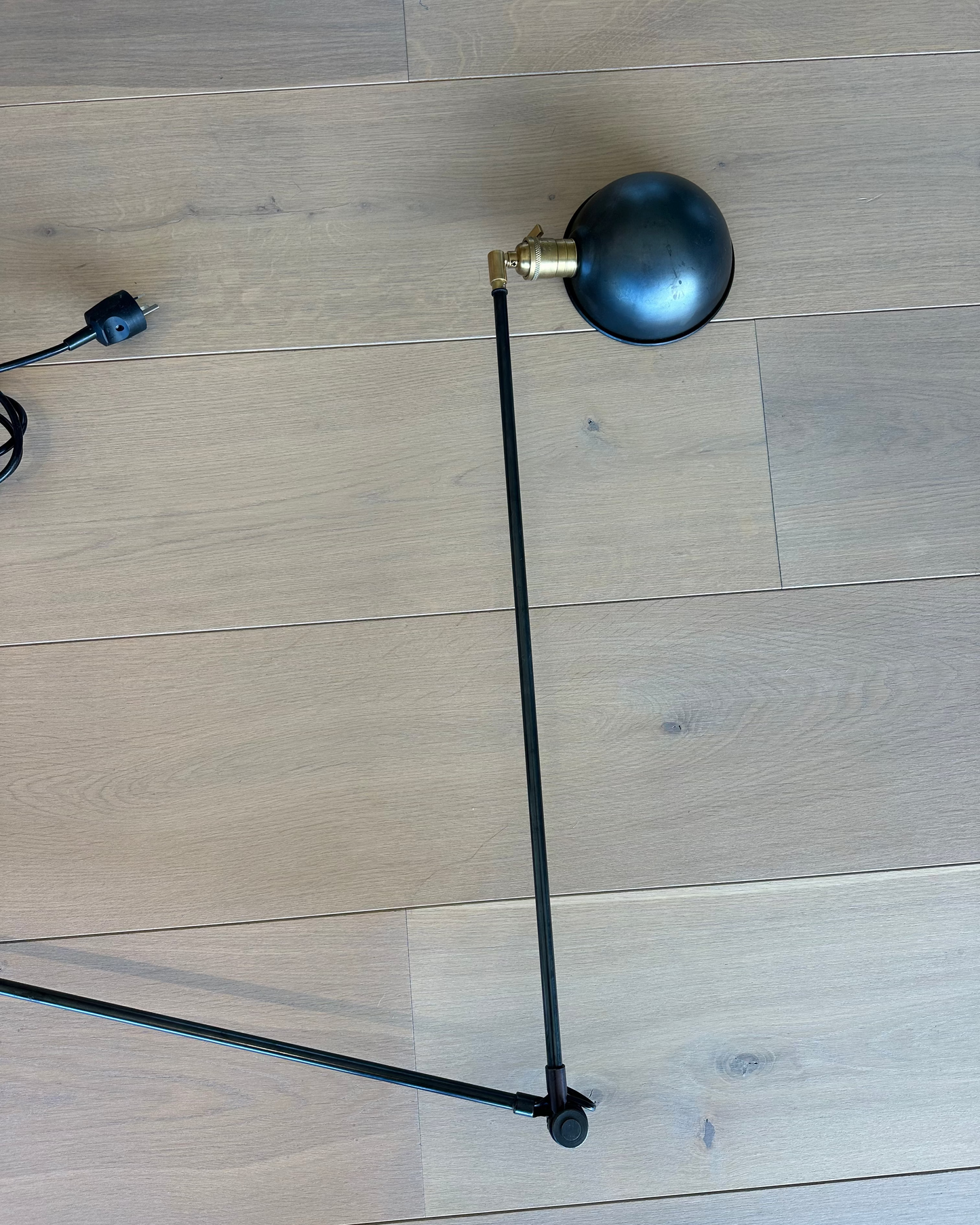 Wo & We Wall Light