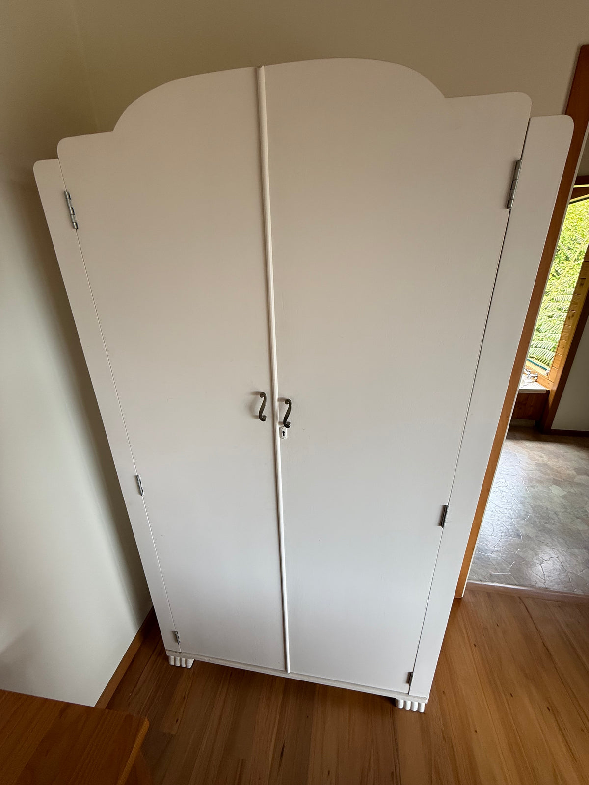 White Vintage Wardrobe