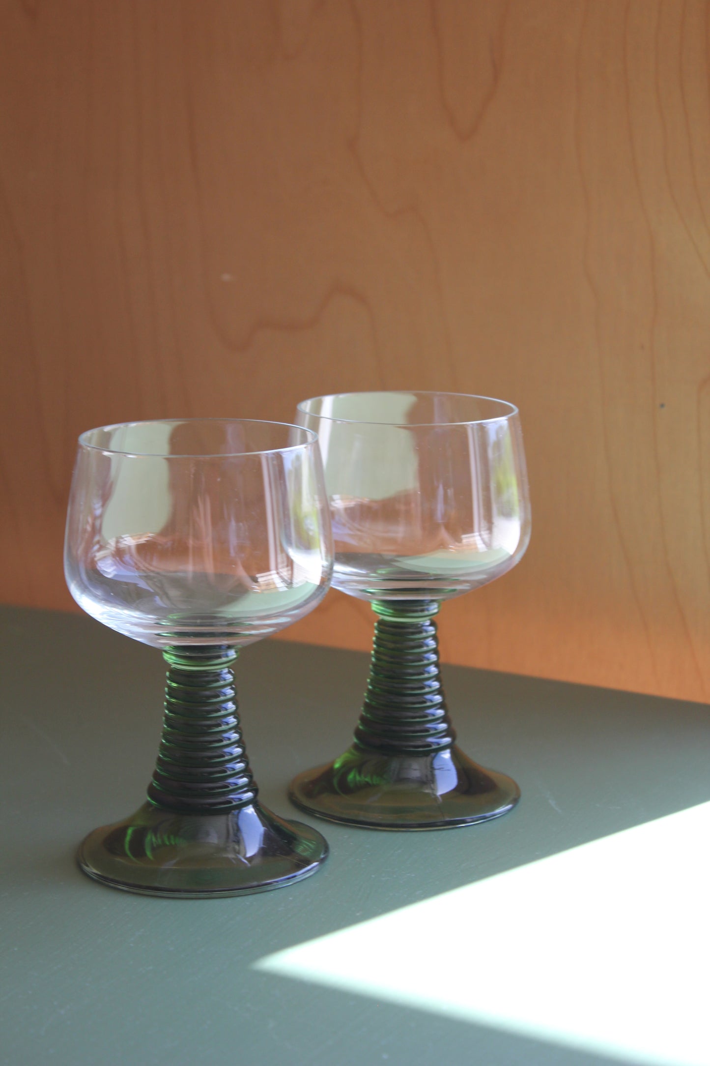 Luminarc Large Roemer Wine Glasses with Green Ribbed Stem (Pair)