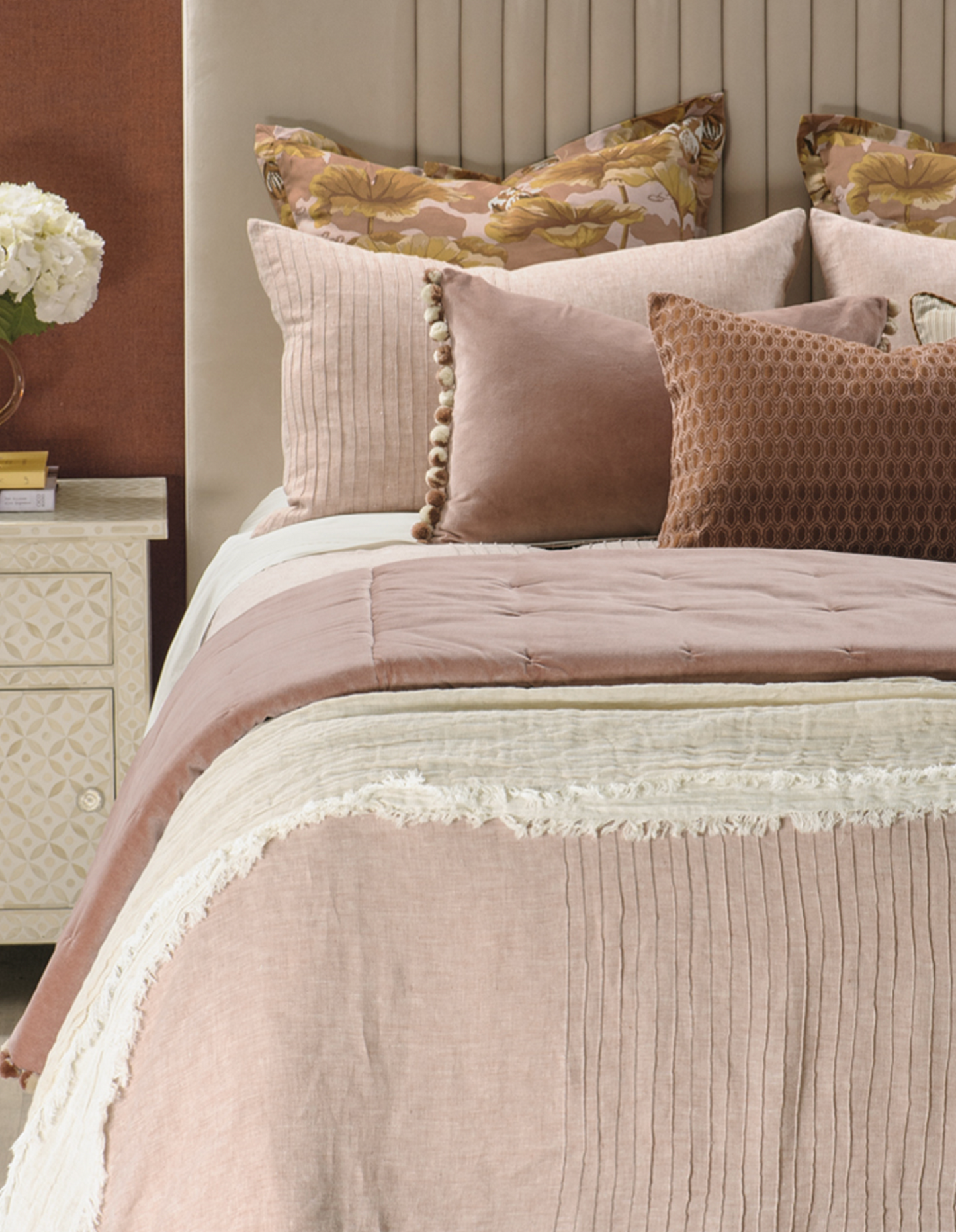 Bianca Lorenne Cerchio Comforter & Cushion Cover