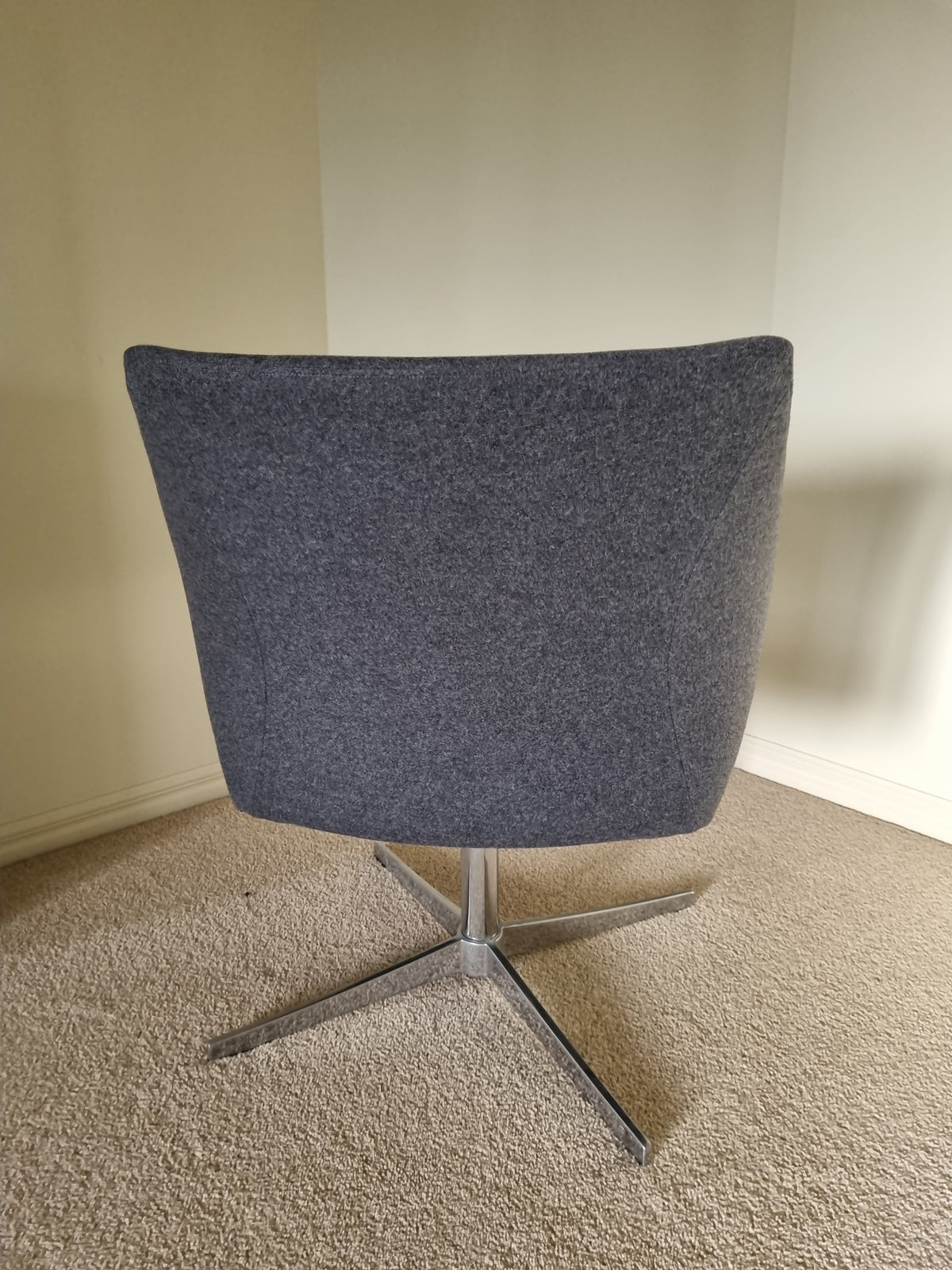 Executive Swivel Lounge Chair | Züco Averio